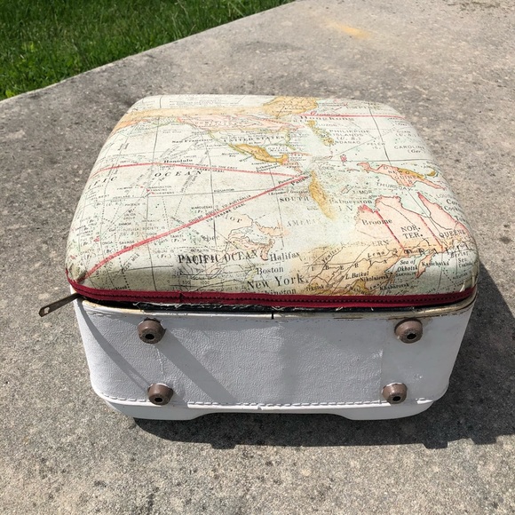 matchmaker by stebco Accents Vintage Map Bowling Ball Case By